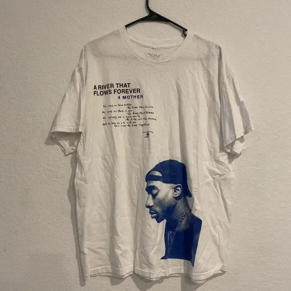 White Tupac graphic tee with a boxy fit - Picture 2 of 5